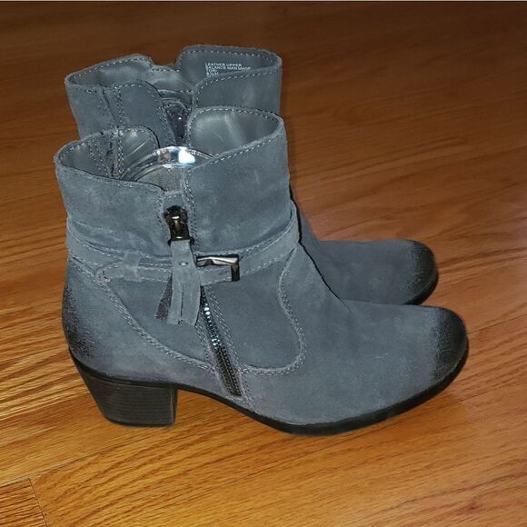 Earth Origins gray leather booties - Picture 1 of 8